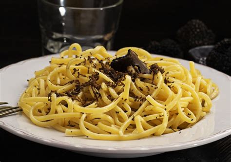 Strangozzi al Tartufo Nero