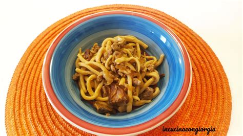 Strangozzi con Funghi e Salsiccia