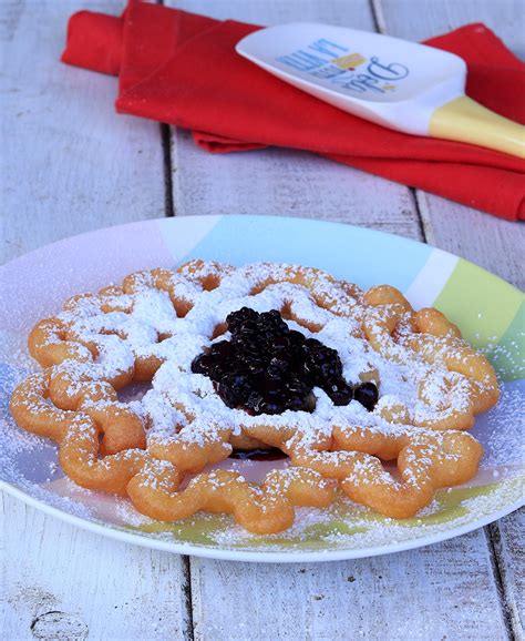 Strauben con marmellata di mirtilli