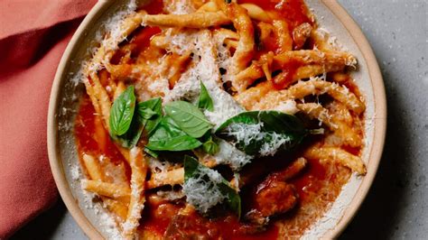 Strozzapreti con Ragù