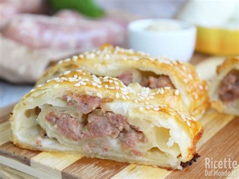 Strudel di pasta sfoglia con salsiccia