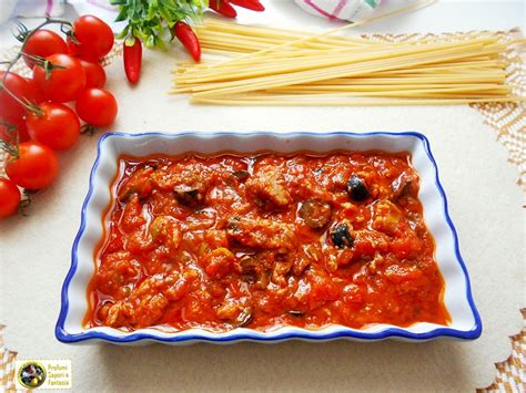 Sugo con Tonno, Acciughe e Olive Nere
