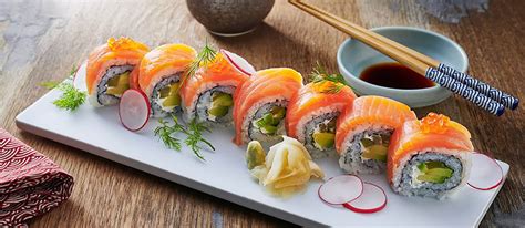 Sushi Rolls di Salmone e Avocado