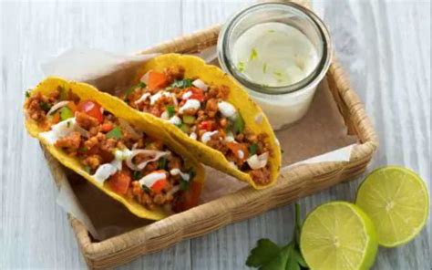 Tacos veloci con salsiccia