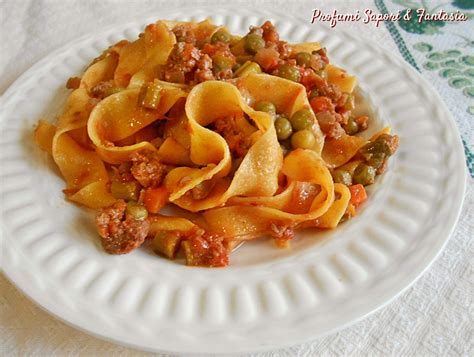 Tagliatelle Salsiccia Piselli e Panna