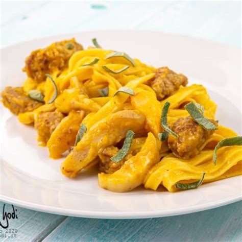 Tagliatelle Zucca e Salsiccia