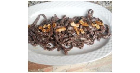 Tagliatelle al cacao con gorgonzola e salsa di noci