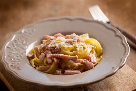 Tagliatelle rustiche alla porchetta