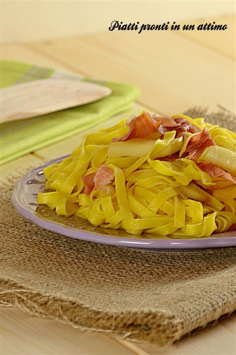 Tagliatelle speck e mele