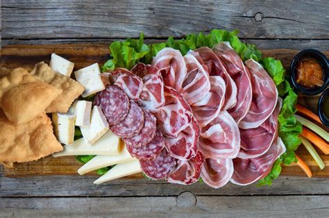 Tagliere di formaggi e salumi