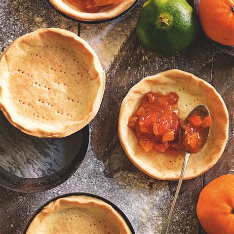 Tartellette di pasta brisée con marmellata di agrumi