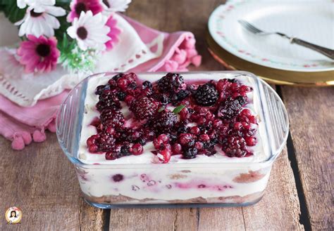 Tiramisù ai frutti di bosco