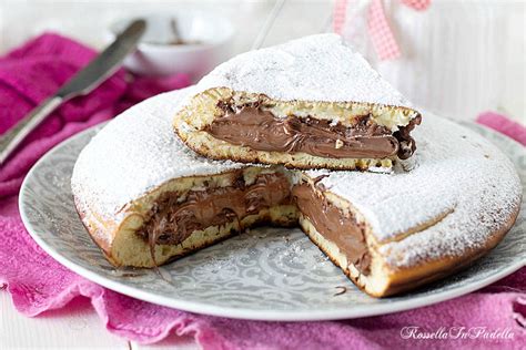 Torta Fiore Farcita con Nutella