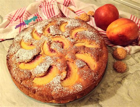 Torta Pesche e Amaretti