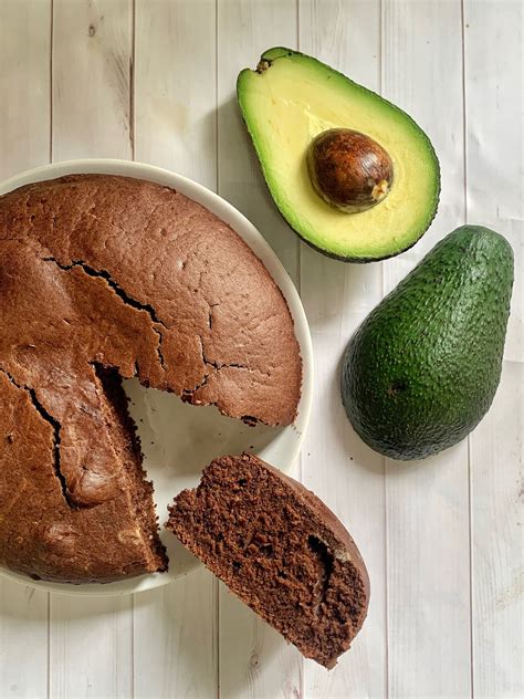 Torta Proteica con Banana, Avocado e Cioccolato