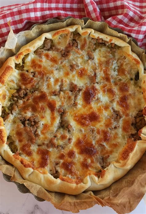 Torta Rustica con Verza e Salsiccia