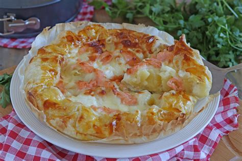 Torta Salata Salmone e Mozzarella