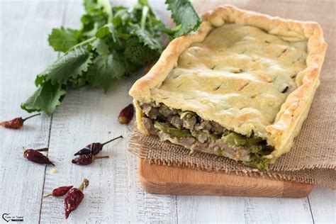 Torta Salata con Cime di Rapa e Salsiccia
