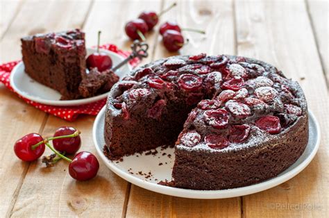 Torta Soffice Ciliegie e Cioccolato