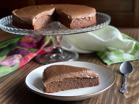 Torta al Cioccolato con Crema Inglese