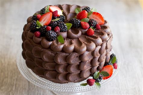 Torta al Cioccolato con Marmellata ai Frutti di Bosco