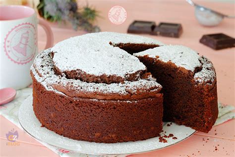 Torta al cioccolato con uova di Pasqua