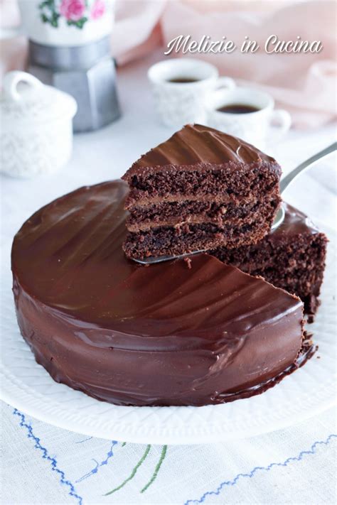 Torta al cioccolato glassata