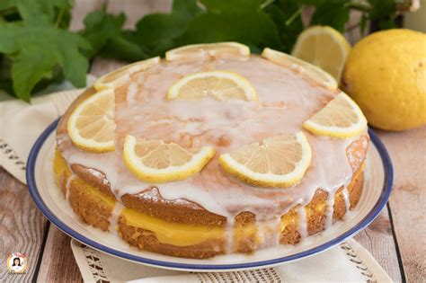 Torta al limone glassata