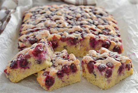 Torta all'uva fragola