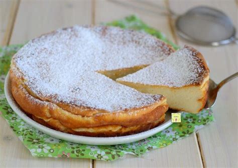 Torta alla Ricotta Cremosa Senza Farina e Senza Lievito