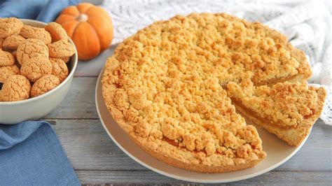 Torta con biscotti secchi sbriciolati