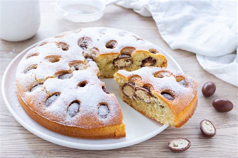 Torta con ovetti Kinder