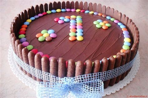 Torta decorata con Smarties