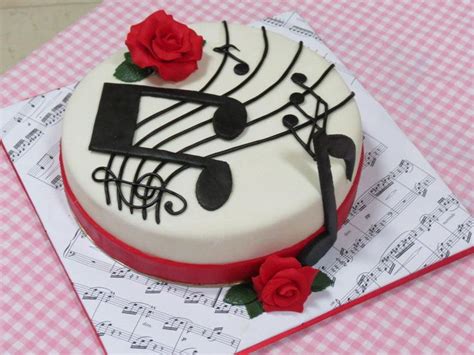 Torta decorata con note musicali