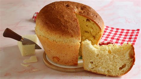 Torta di Pasqua al Formaggio Servita