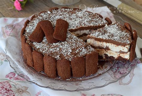 Torta di Pavesini al Cacao con Crema al Cocco