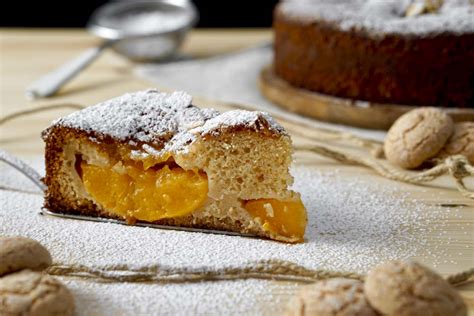 Torta di Pesche e Amaretti