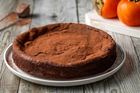 Torta di cachi con cioccolato