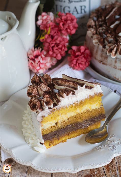 Torta di compleanno con crema tiramisù
