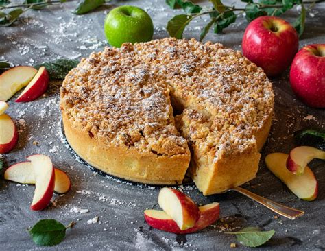 Torta di mele e amaretti