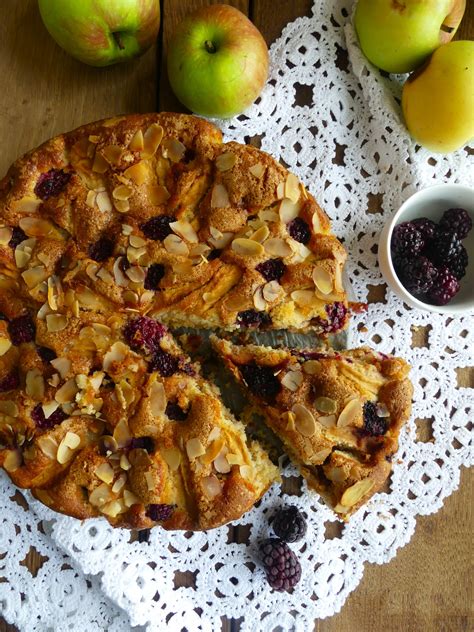 Torta di mele e more