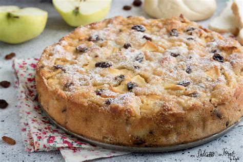 Torta di pane e mele e cannella
