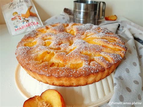 Torta di pesche e yogurt greco pronta