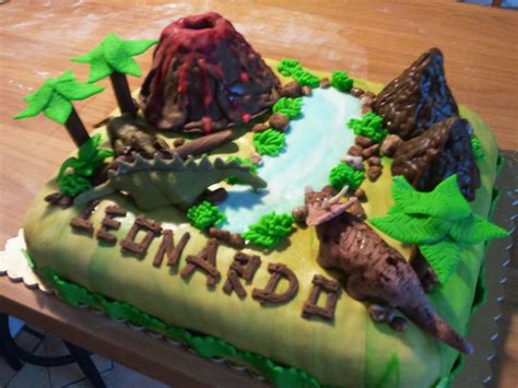 Torta dinosauri paesaggio