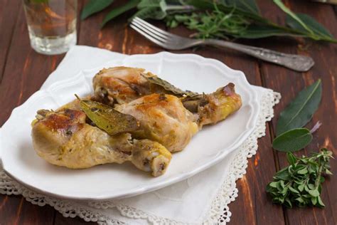 Torta per Gatti al Pollo e alle Erbe Aromatiche
