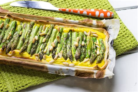 Torta salata agli asparagi