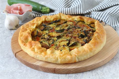 Torta salata con pesto ligure e stracchino