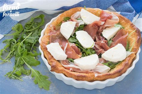 Torta salata con prosciutto crudo e mozzarella
