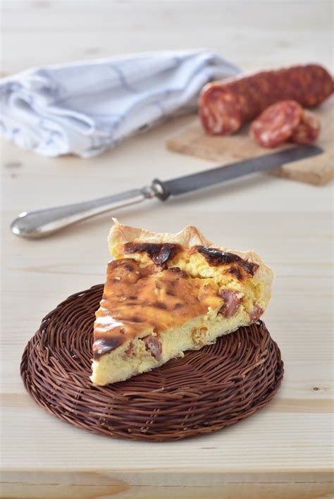 Torta salata con ricotta e salsiccia
