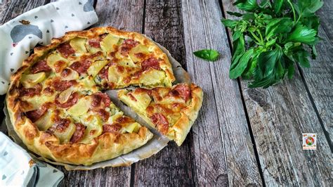 Torta salata con salame